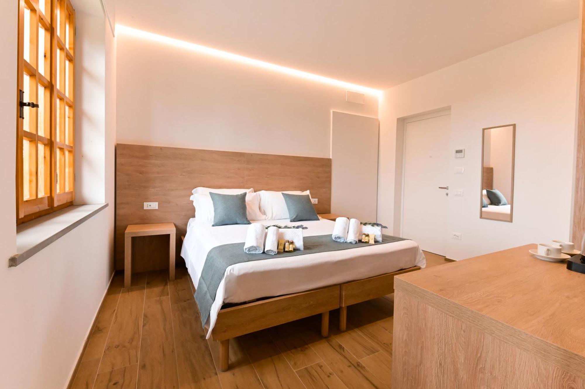 Villa Lucilla - B&B Rooms And Pool Potenza Picena Exterior photo