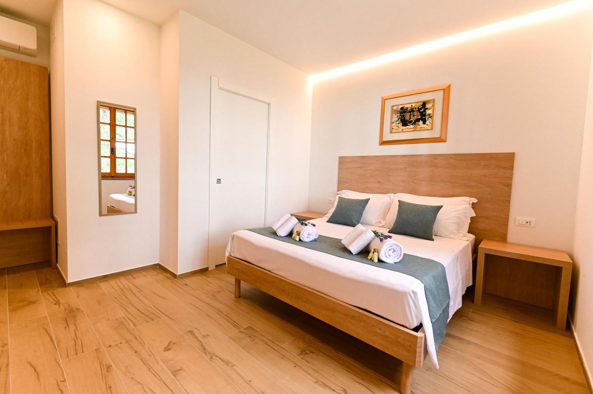Villa Lucilla - B&B Rooms And Pool Potenza Picena Exterior photo