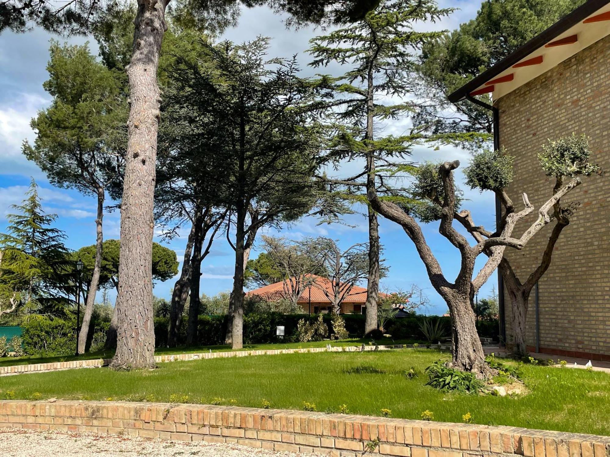 Villa Lucilla - B&B Rooms And Pool Potenza Picena Exterior photo