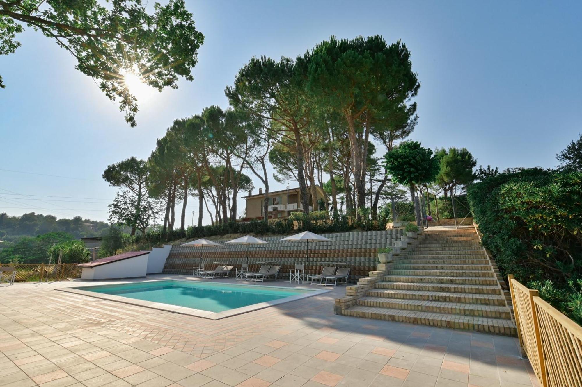 Villa Lucilla - B&B Rooms And Pool Potenza Picena Exterior photo